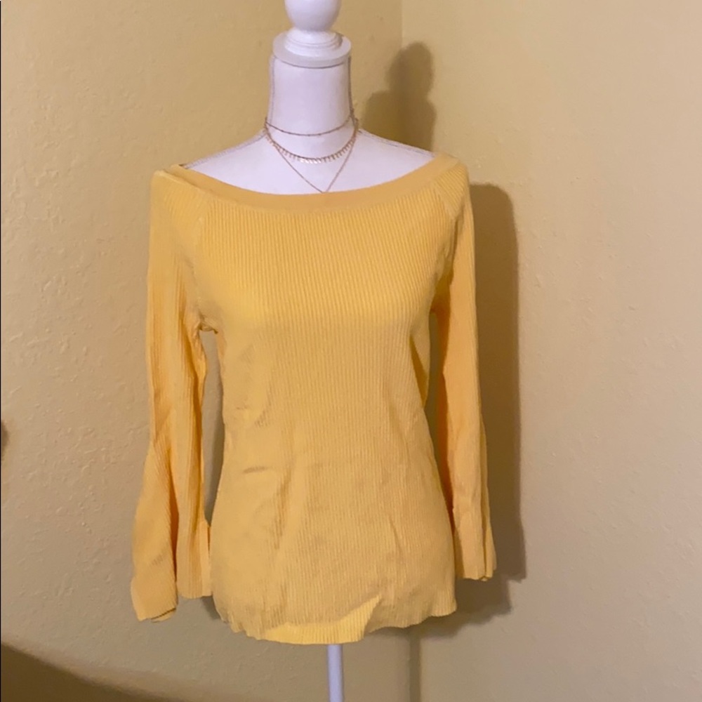 🚚 NWT INC Yellow Ribbed Top